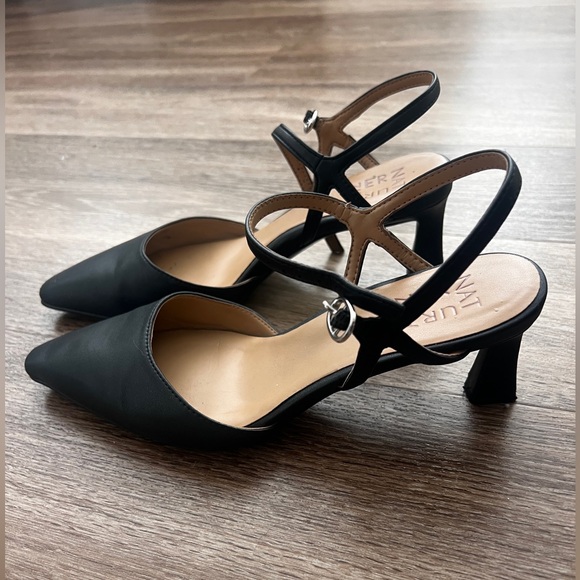 Naturalizer Black Pointed Toe Kitten Heels - Picture 3 of 4